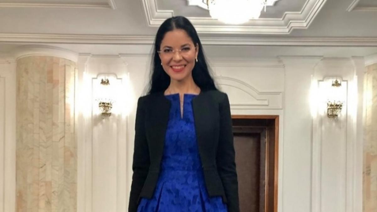 ziua profesorului anuntul facut de ministrul justitiei ana birchall de ziua profesorului