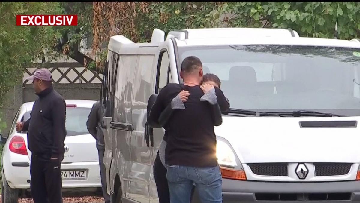 imagini sfasietoare in cazul carnagiului din ialomita familiile isi iau acasa mortii de la morga