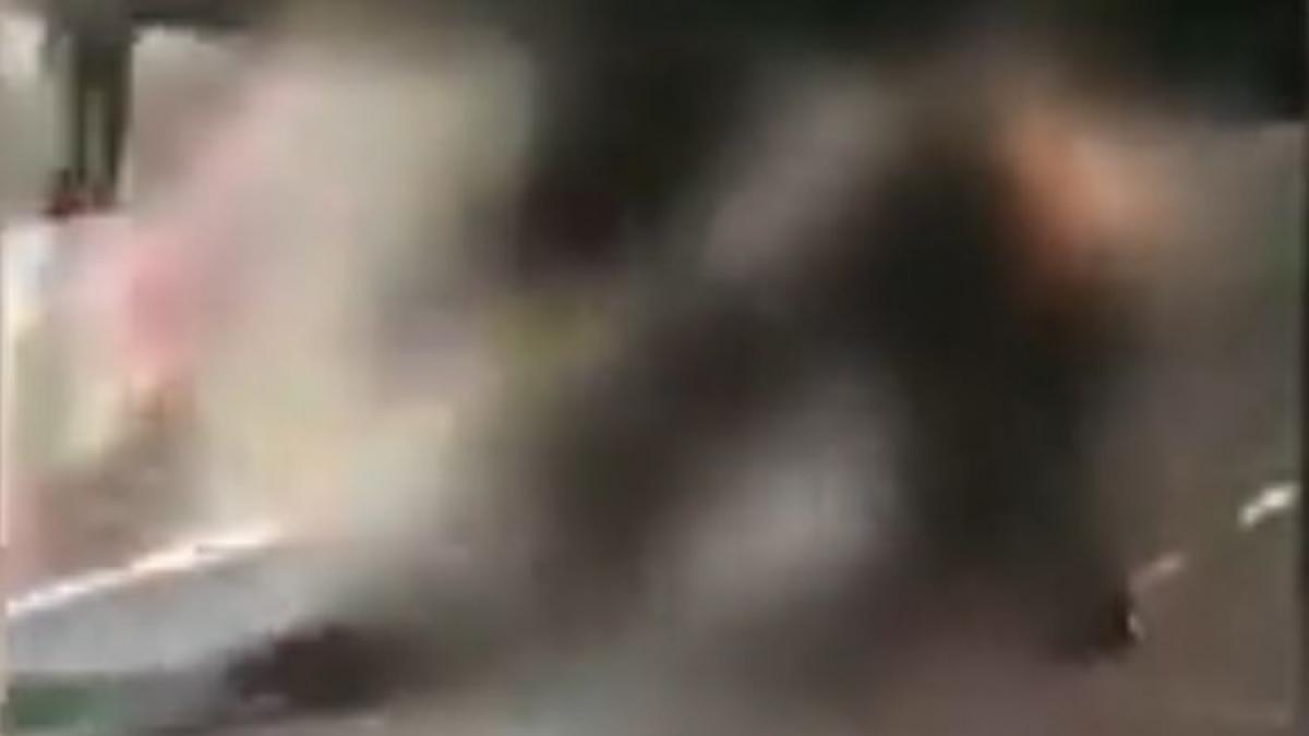 bataie intre doua eleve la un liceu din barlad imaginile au devenit virale pe internet video