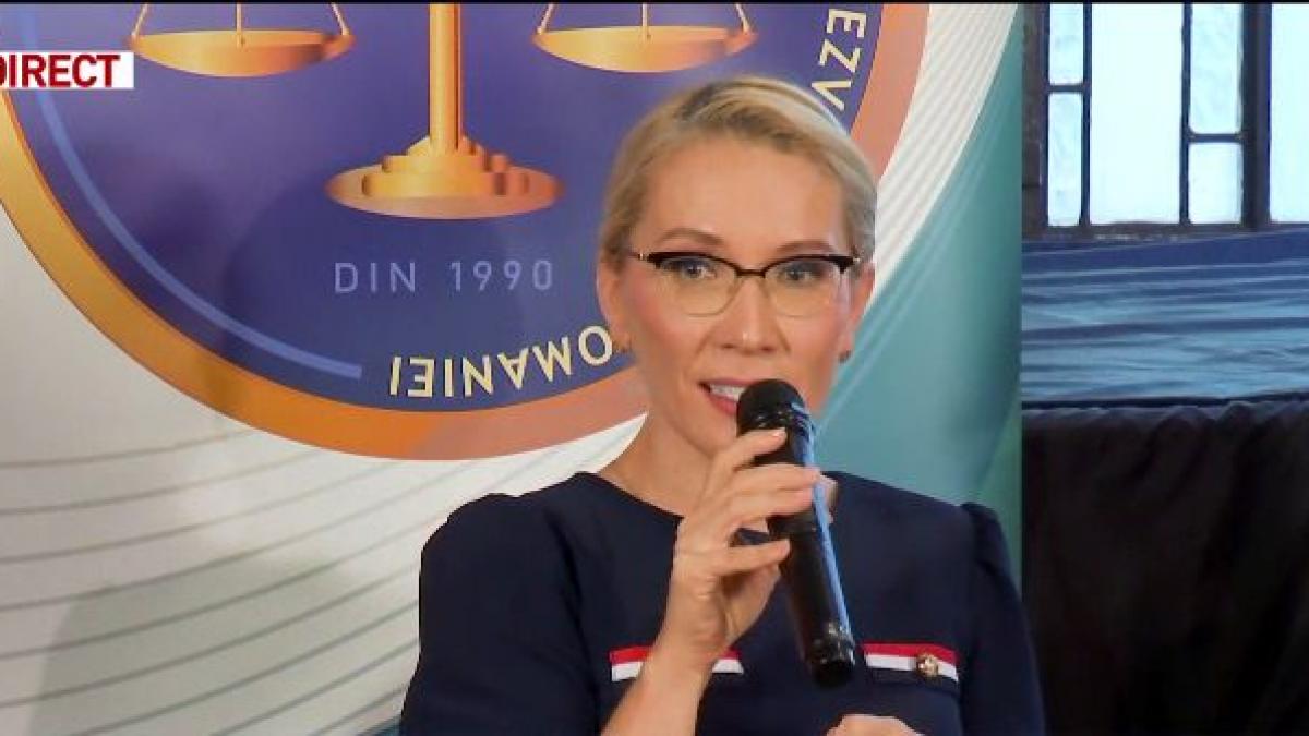 ramona bruynseels la romania ta am fost crescuta doar de mama si ne a fost greu dar am stiut ca