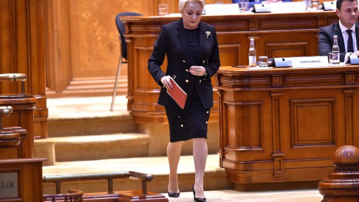 fabulos prima poezie despre caderea guvernului dancila
