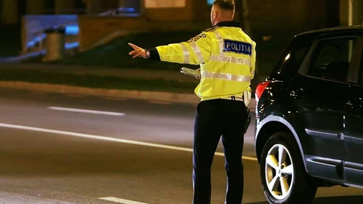 razie pe a1 si dn 5 politistii verifica toate masinile de pe aceste drumuri o femeie ar fi fost