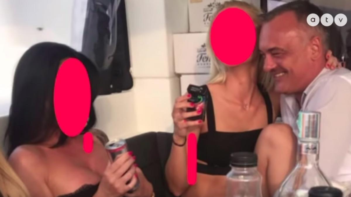 video el este primarul care a fost filmat intr o orgie imaginile au devenit virale la putina vreme