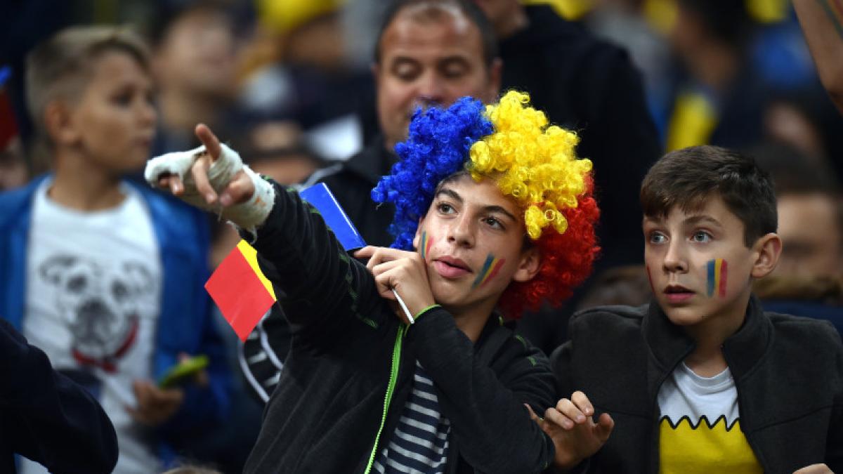 cea mai frumoasa galerie din istoria nationalei de fotbal peste 30 000 de copii au cantat imnul