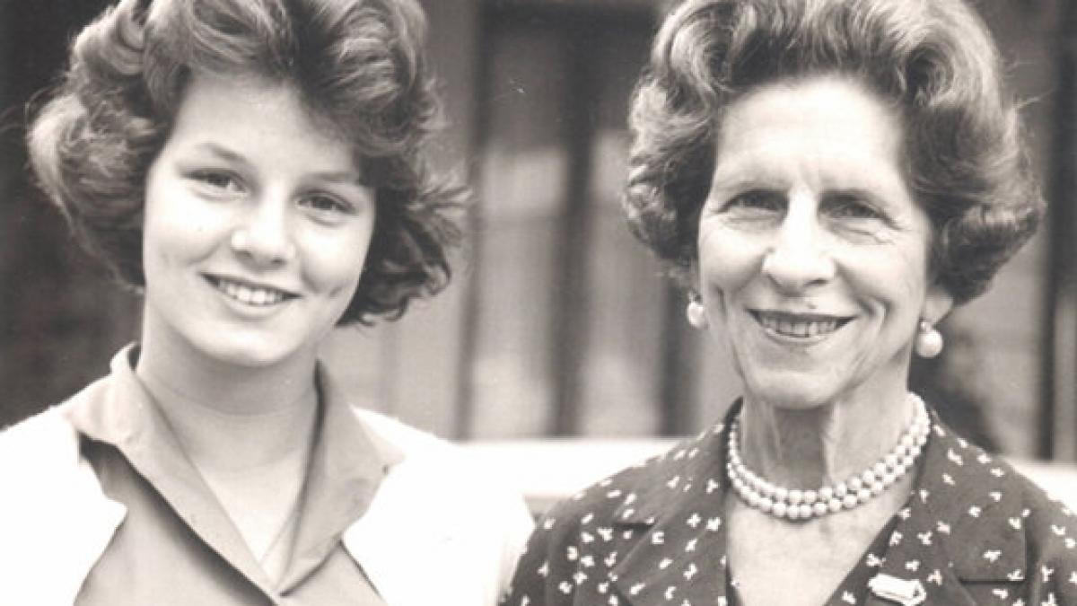 carmen moise despre semnificatia bratarilor purtate la mana de nepoatele reginei mama elena in ziua