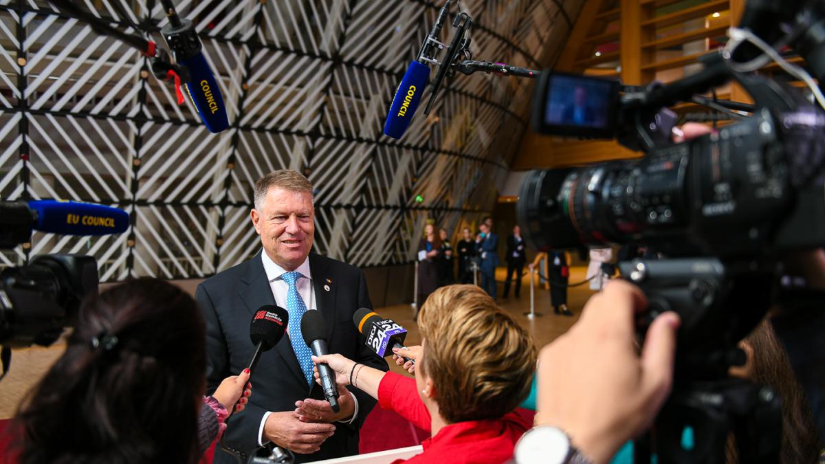klaus iohannis gafa la bruxelles presedintele s a incurcat in presedintiile consiliului ue