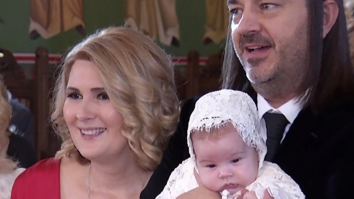 moment unic in viata alessandrei stoicescu fiica ei sara maria francesca a fost crestinata