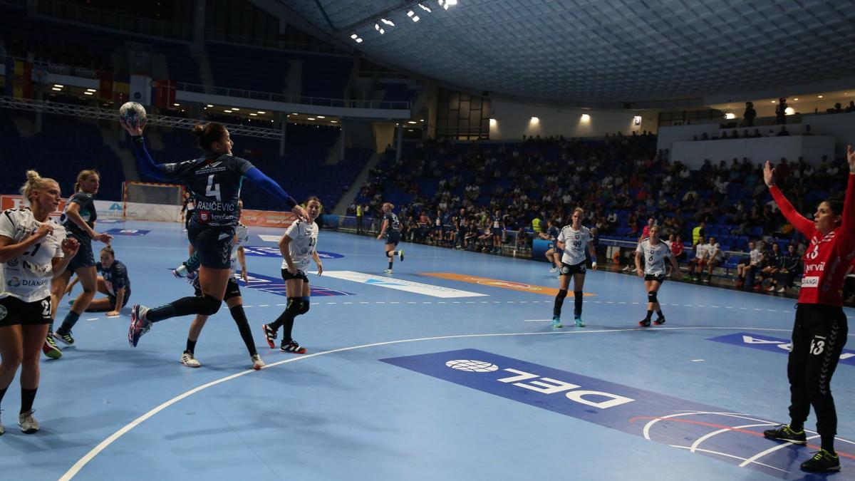 mai erau 20 de minute din meciul de handbal dintre valcea si buducnost cand ceva socant s a