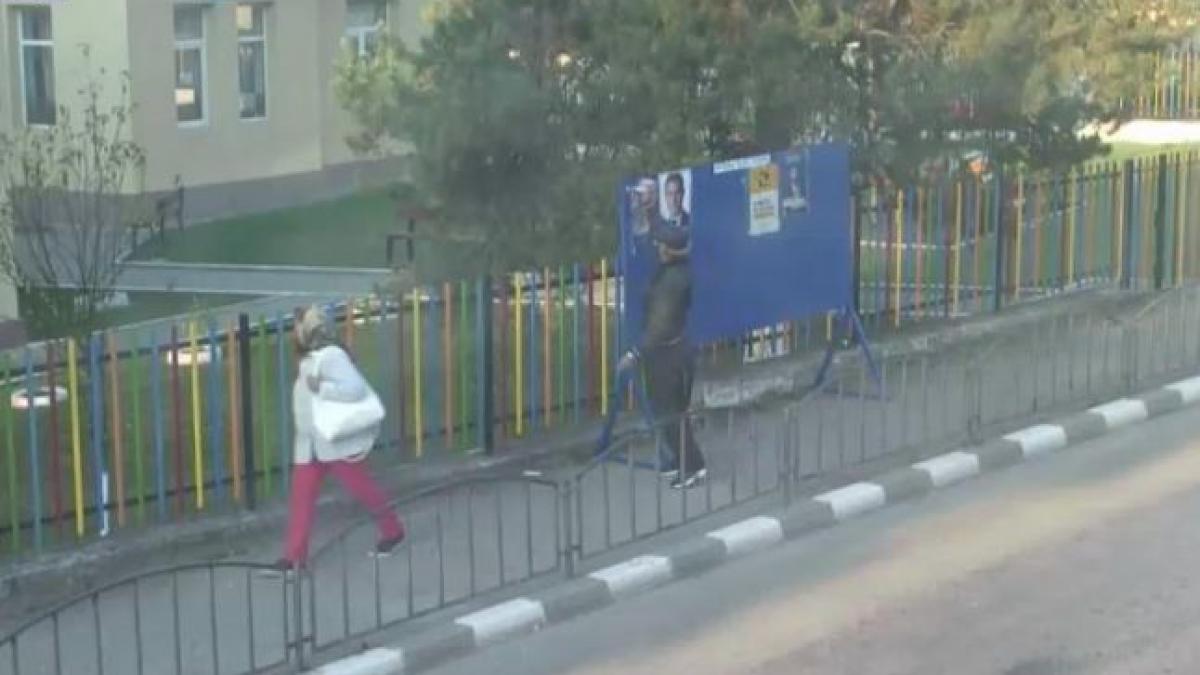 ce a facut un barbat cand a vazut afisul cu dancila la el in oras gestul l a costat scump