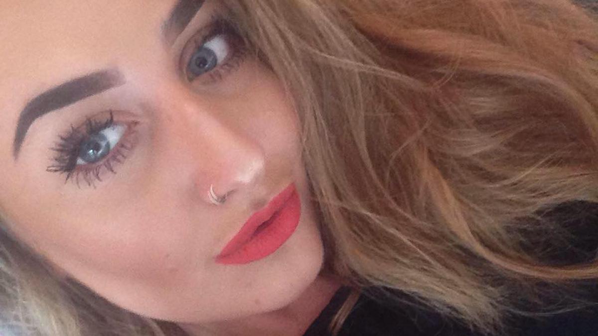 lydia a verificat telefonul iubitului ei si apoi s a sinucis imediat ce a descoperit acolo e