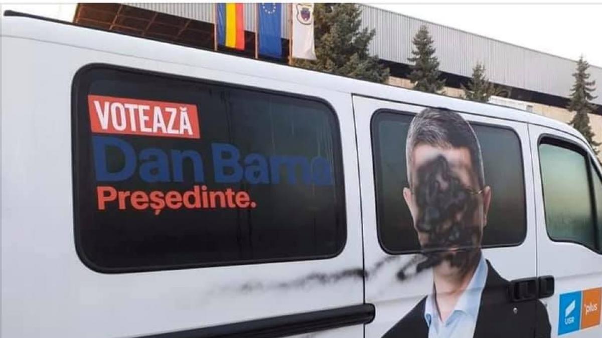 microbuzul de campanie al usr vandalizat paguba se ridica la mii de lei