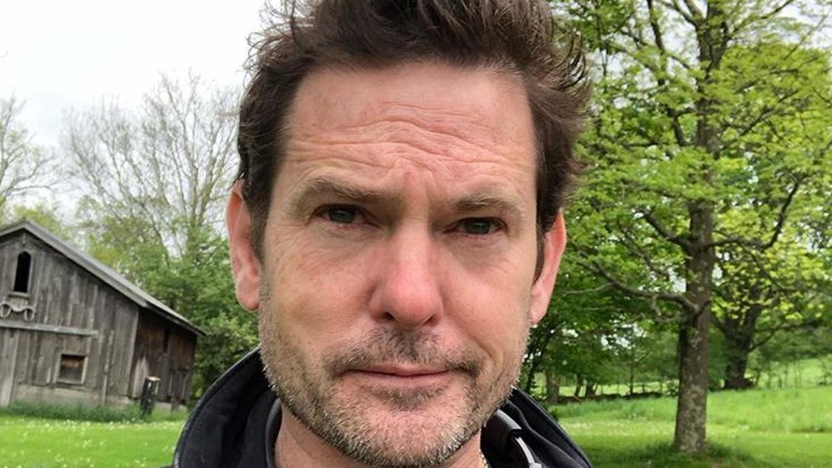 actorul henry thomas cunoscut pentru rolul din filmul e t arestat de politisti dupa ce a condus sub