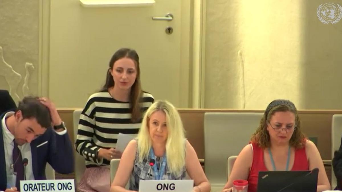 expertii internationali avertizeaza statele democrate sa si tina privirea atintita asupra violentei