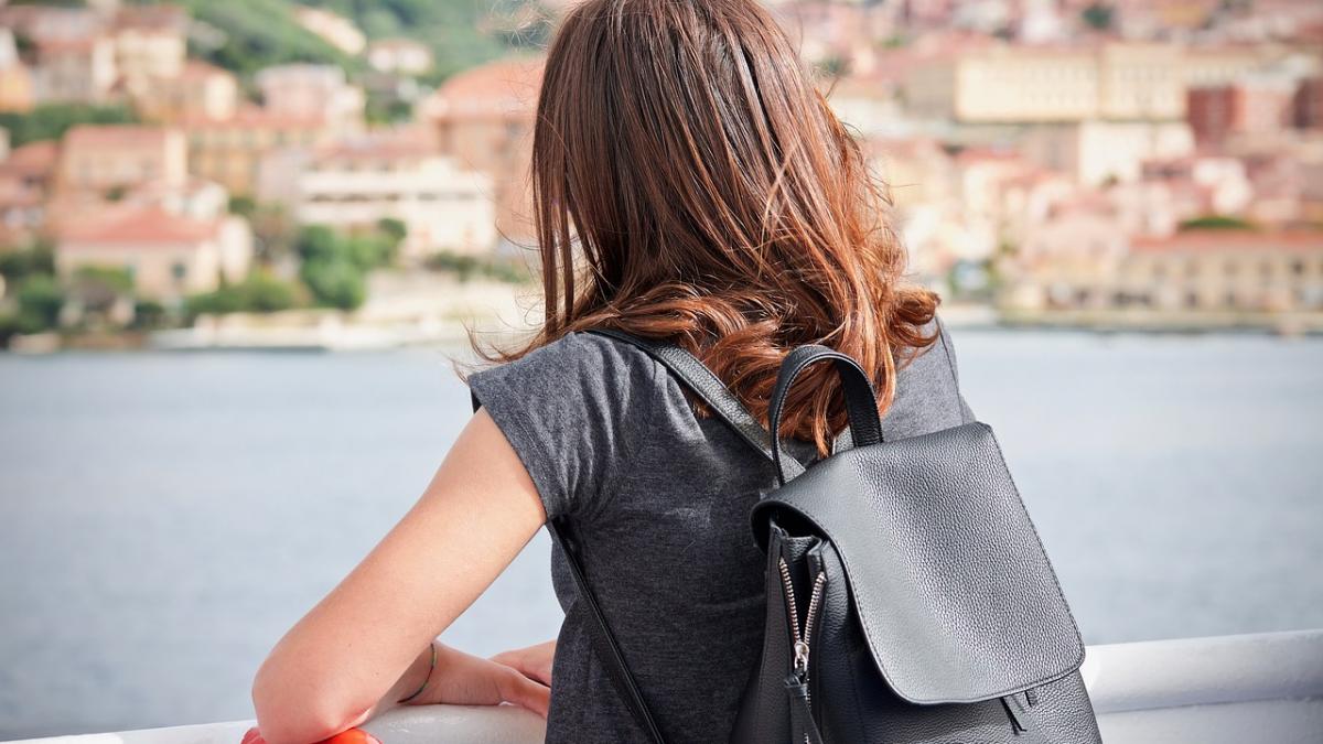 drama din spatele unei disparitii copila de 12 ani a stat o noapte intreaga in scara unui bloc ca