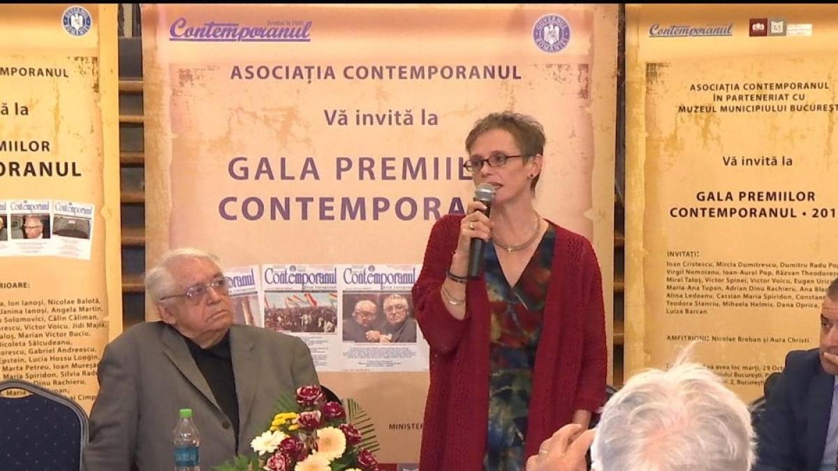 oamenii de cultura consacrati premiati la gala premiilor contemporanul