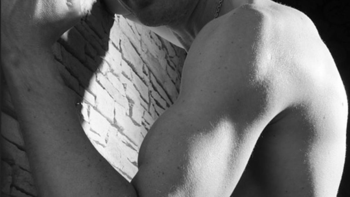 roman cu o pereche de chiloti pe cap arestat in italia politistii au inlemnit cand au auzit ce avea