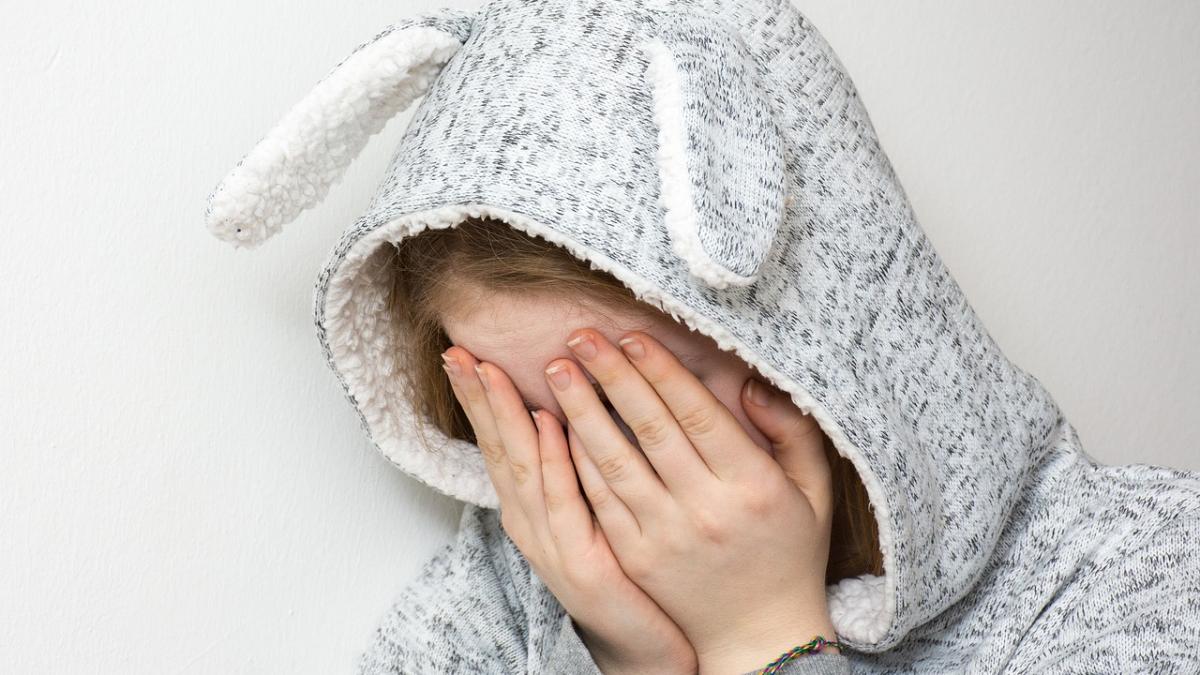 minora din neamt umilita pe retelele sociale cu fotografii in ipostaze indecente doi tineri au fost