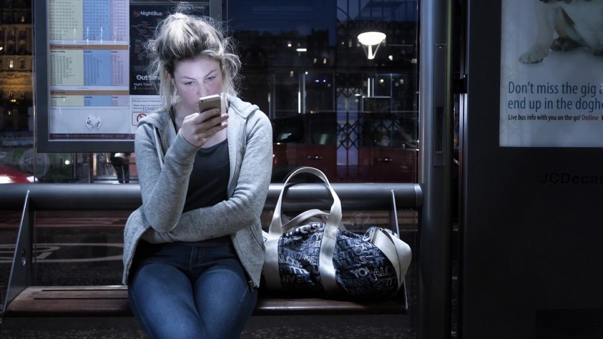 o adolescenta a fost violata pe rand de profesorul sau de politistul la care l a reclamat de