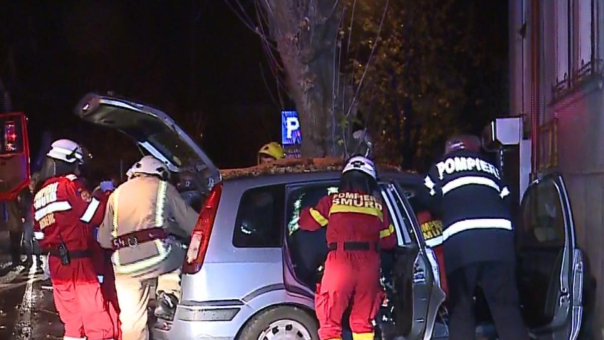 dupa o petrecere patru fete din tirgu mures au ajuns la spital masina in care se aflau s a izbit de