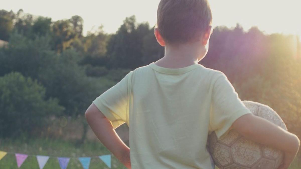 baietelul se afla pe o strada din calafat cand a fost abordat de un barbat necunoscut aflat intr o