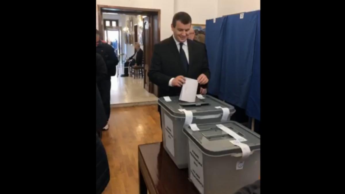 alegeri prezidentiale 2019 liderul pmp a votat deja la o sectie din chisinau e esential sa dam un