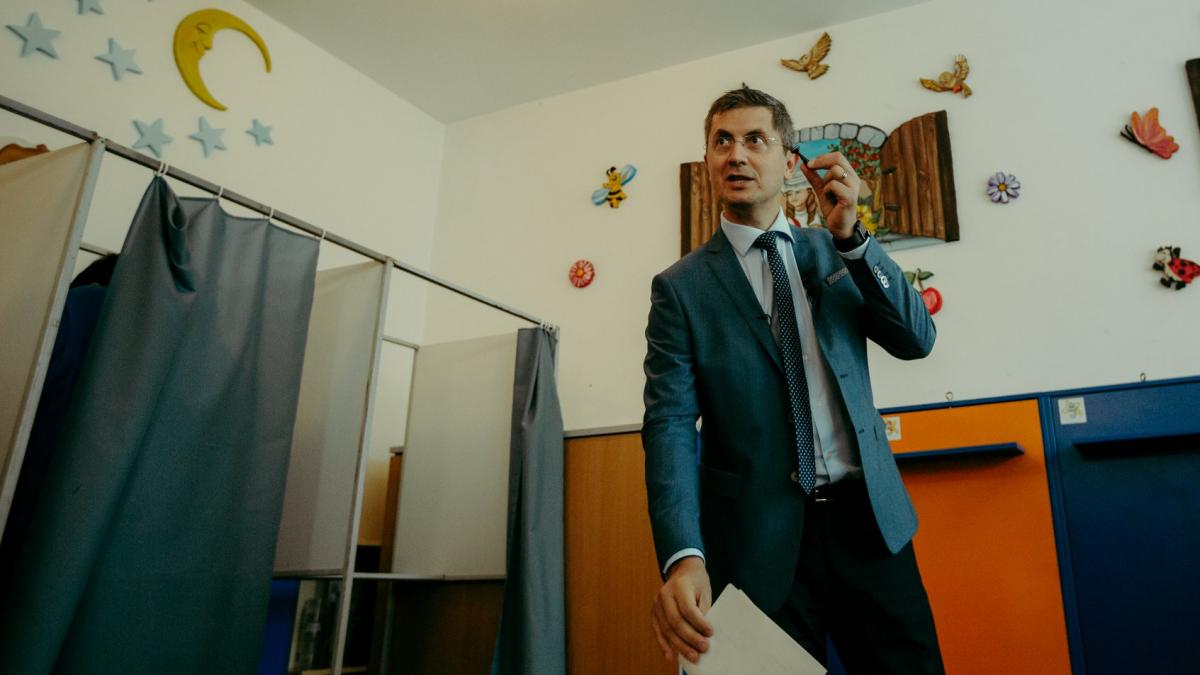 alegeri prezidentiale 2019 dan barna a votat luati va familia si prietenii si mergeti la vot