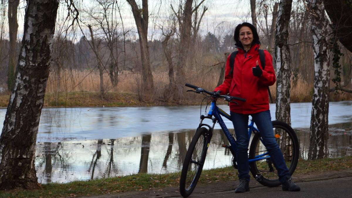 iulia este din bucuresti si a ales sa mearga zilnic cu bicicleta la munca nu avea nici cea mai vaga