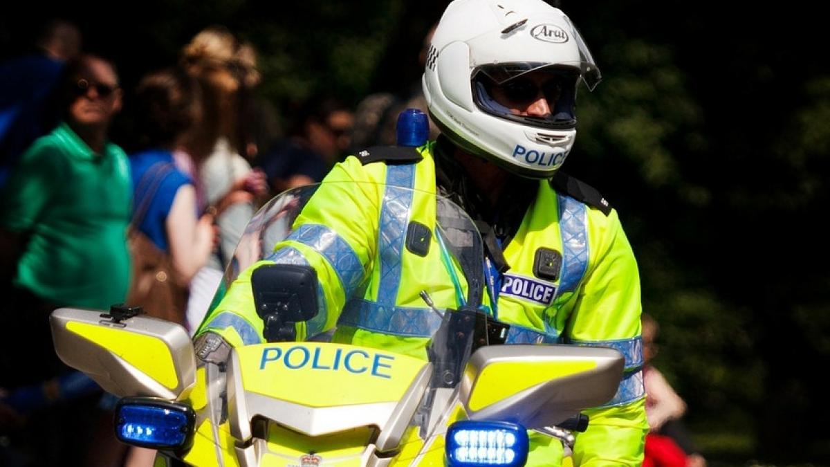 barbatul plangea in masina fara oprire cand a fost tras pe dreapta de politist era panicat pentru