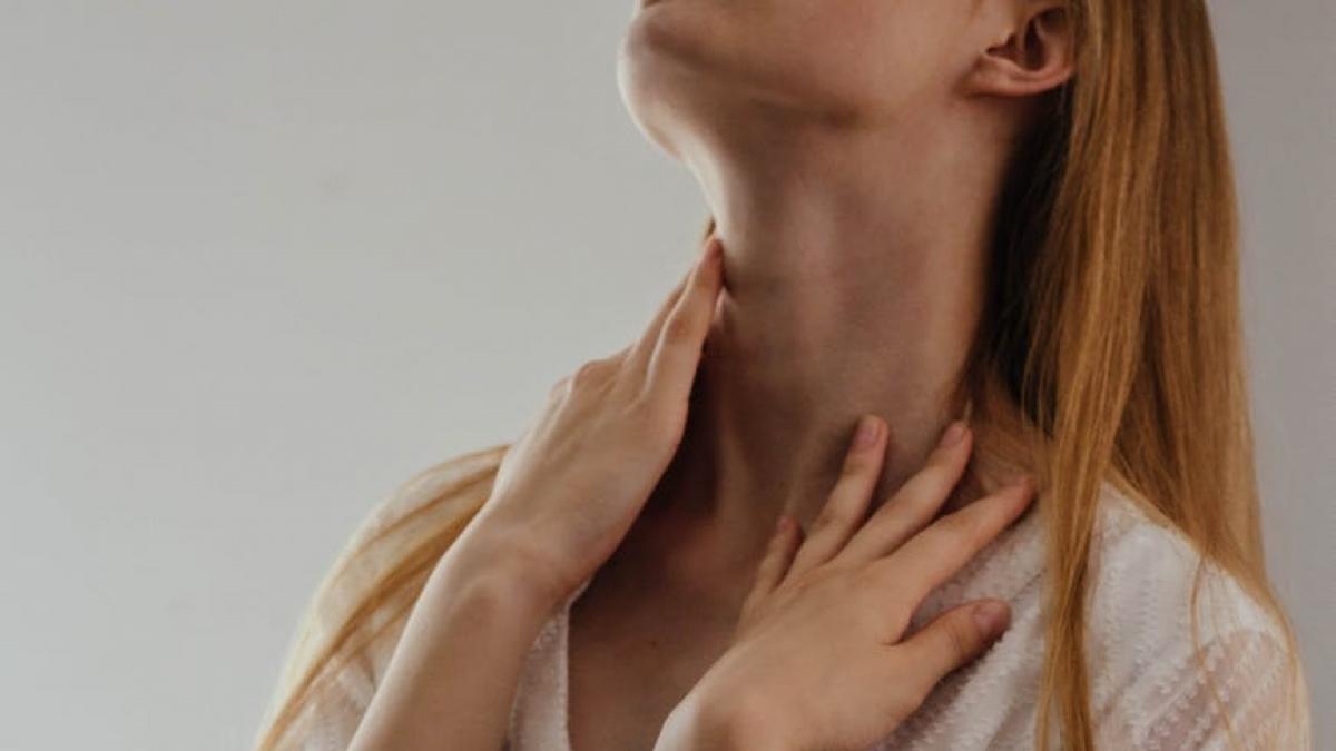 ce mananci cand te doare in gat lista alimentelor care te ajuta sa ti revii mai repede