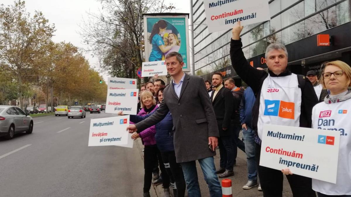 imagini spectaculoase cu dan barna liderul usr fuge de intrebarile jurnalistilor