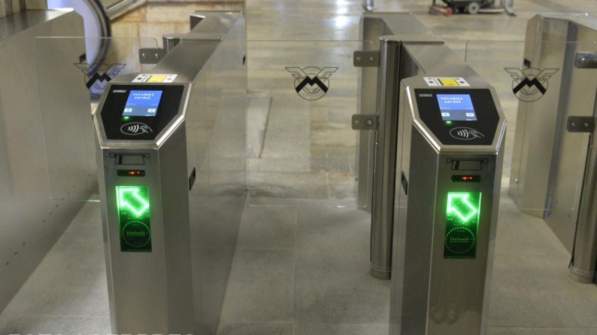 metrorex a introdus plata cu cardul bancar direct la turnicheti in sapte statii
