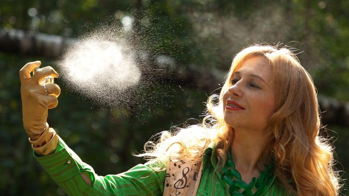 reduceri si inainte de black friday suma uriasa cheltuita de o femeie pe parfumuri