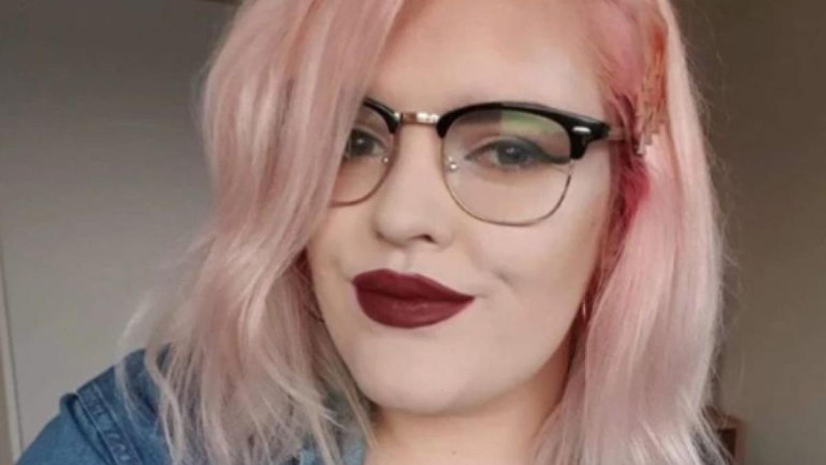 iubitul ei i a cerut sa i redacteze repede o scrisoare de demisie iar ea i a trimis o din greseala