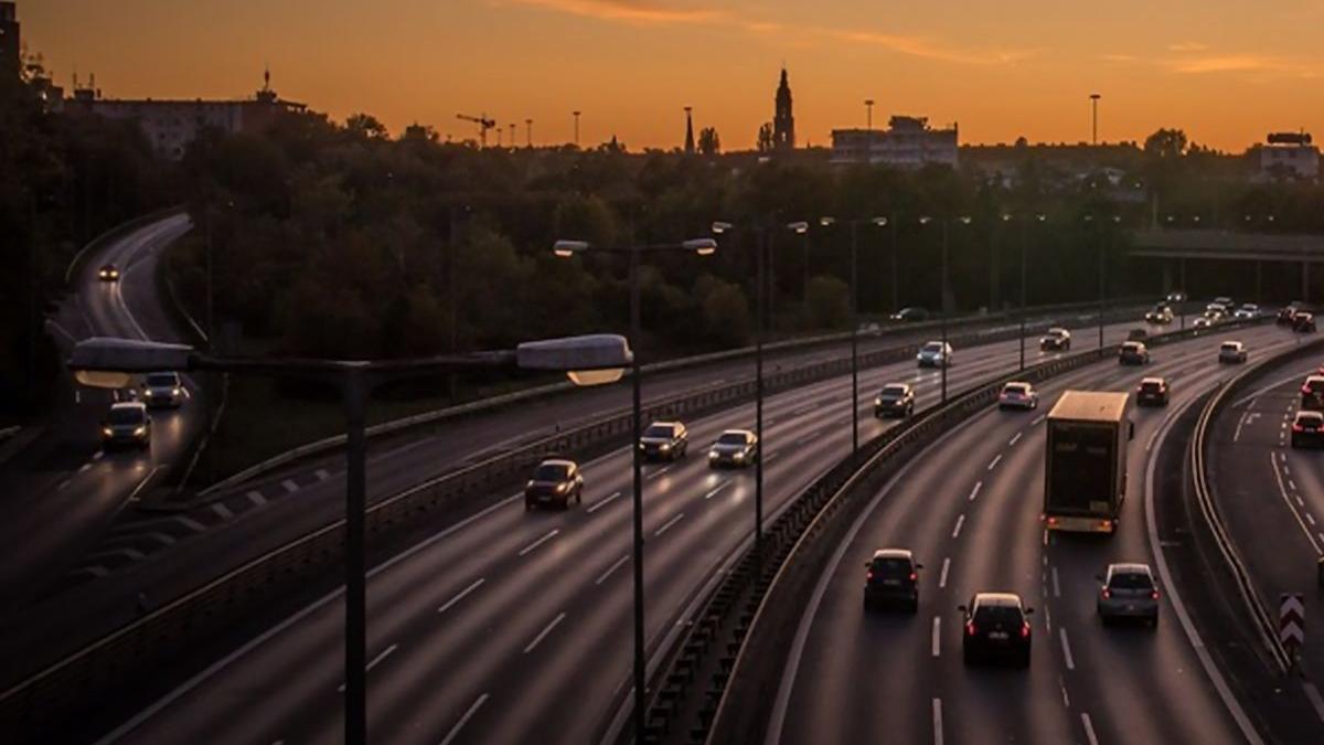vitezomanii sunt filmati degeaba pe autostrazi motivul pentru care politistii nu ii pot amenda