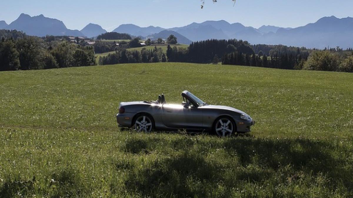 romanul care de black friday si a cumparat decapotabila de 110 000 de euro ce si a luat anul trecut