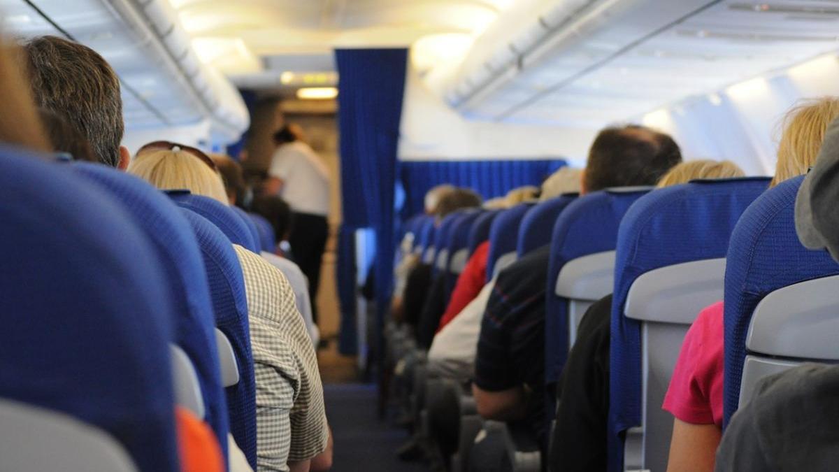 panica in aer un avion a aterizat de urgenta pe otopeni