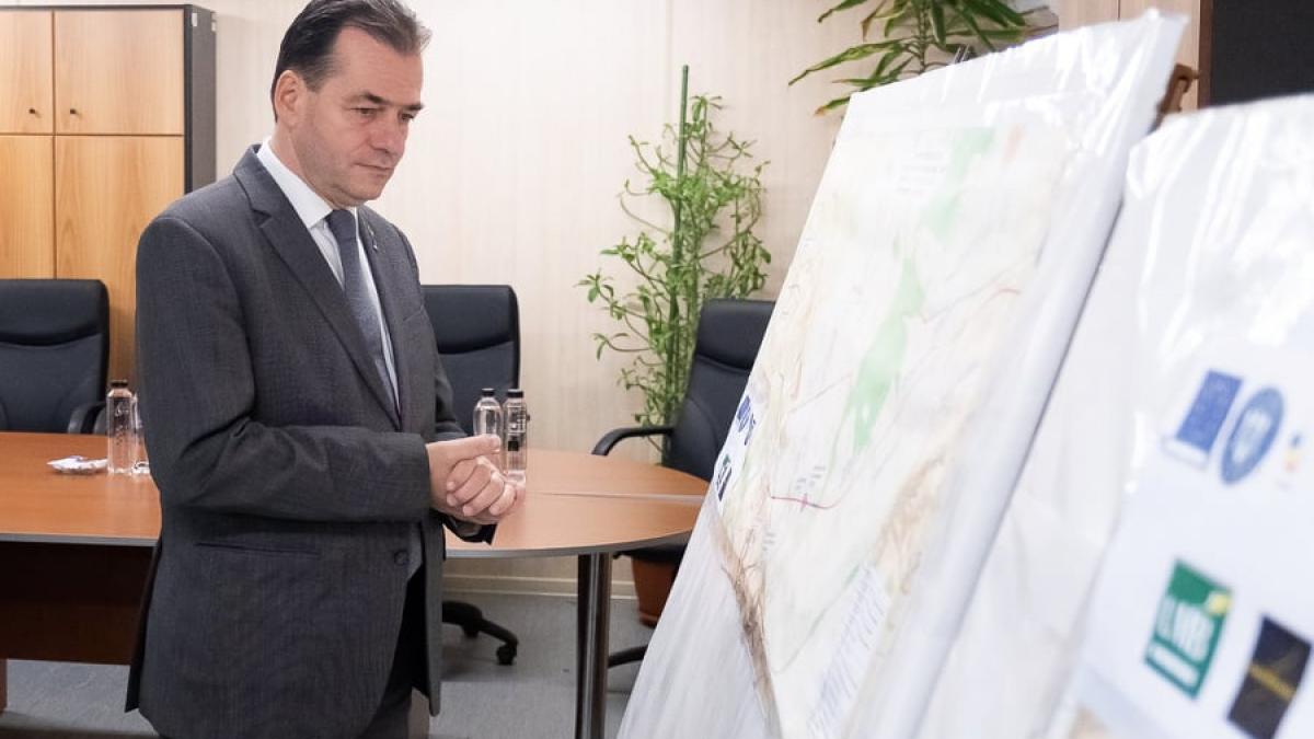 ce carti citeste ludovic orban titluri surpriza din biblioteca premierului romaniei