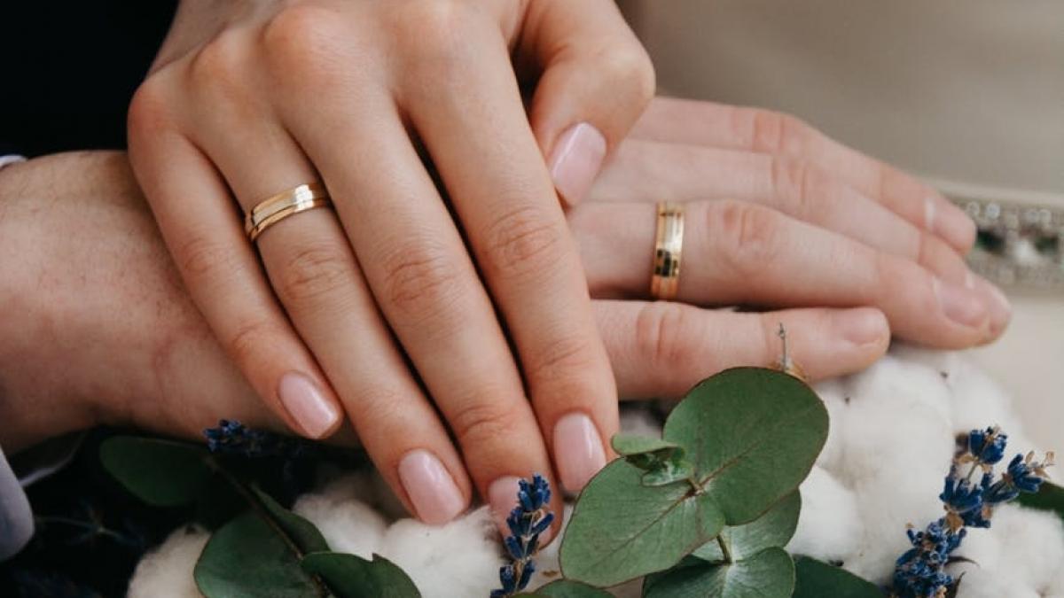 niciodata sa nu faci asta cu verigheta daca vrei sa ai o casnicie fericita