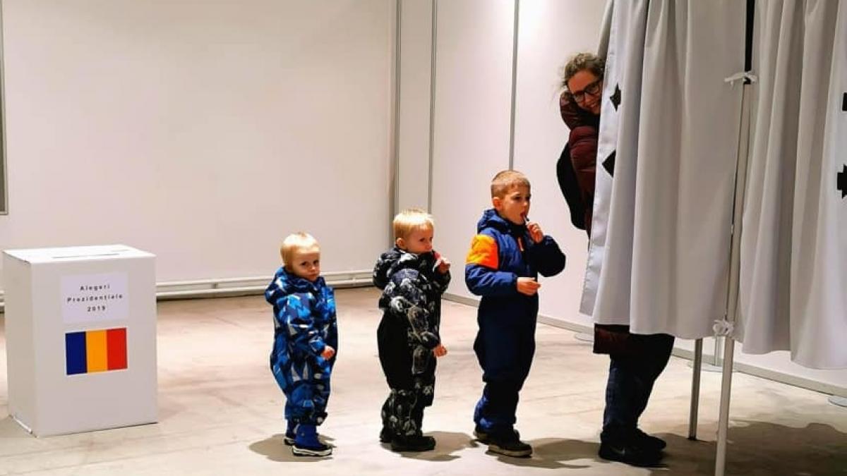 alegerile prezidentiale 2019 imaginea zilei vine dintr o sectie de votare din copenhaga