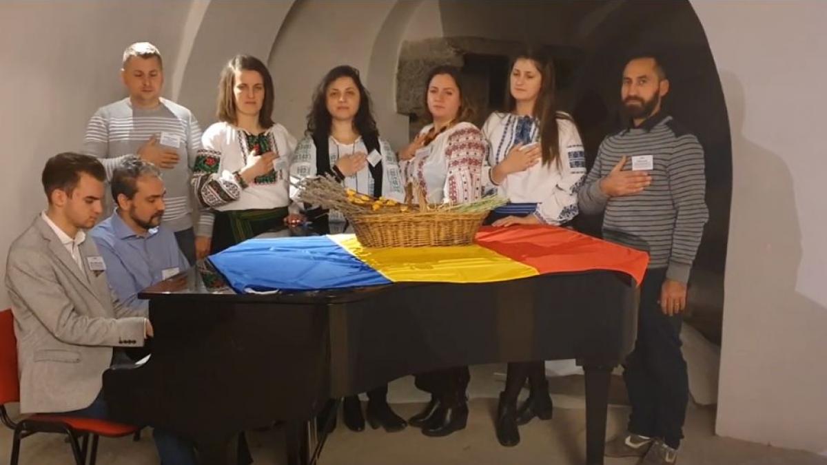 imagini emotionante intr o sectie de votare din italia imnul romaniei a rasunat in celebrul castel