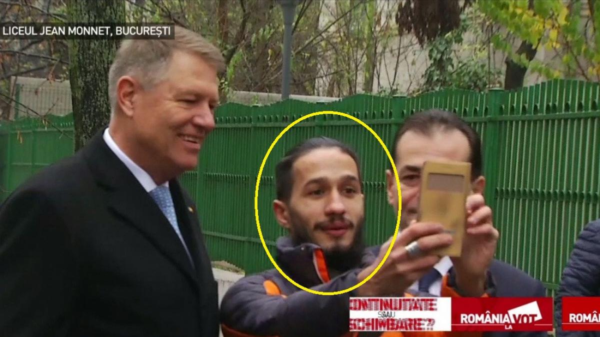 incredibil cine este tanarul care i a cerut lui klaus iohannis sa faca un selfie cu el