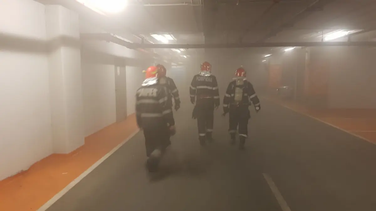 panica in ziua votului incendiu la sun plaza mall din capitala