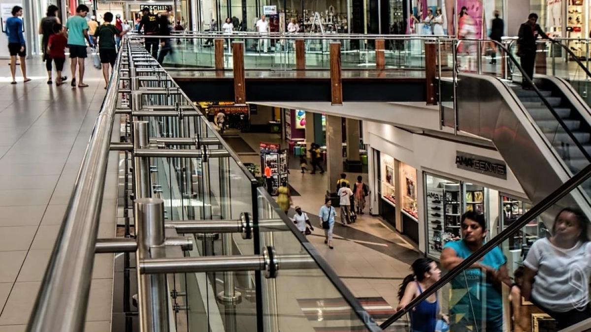 surpriza pentru bucuresteni s au trezit cu stampila de vot in mall