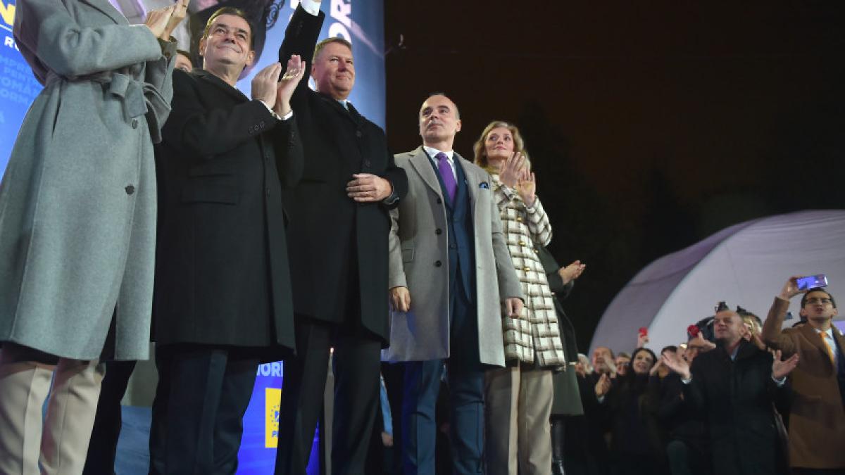 europarlamentarul care si a facut cruce atunci cand a vazut cifrele exit poll urilor era pe podium