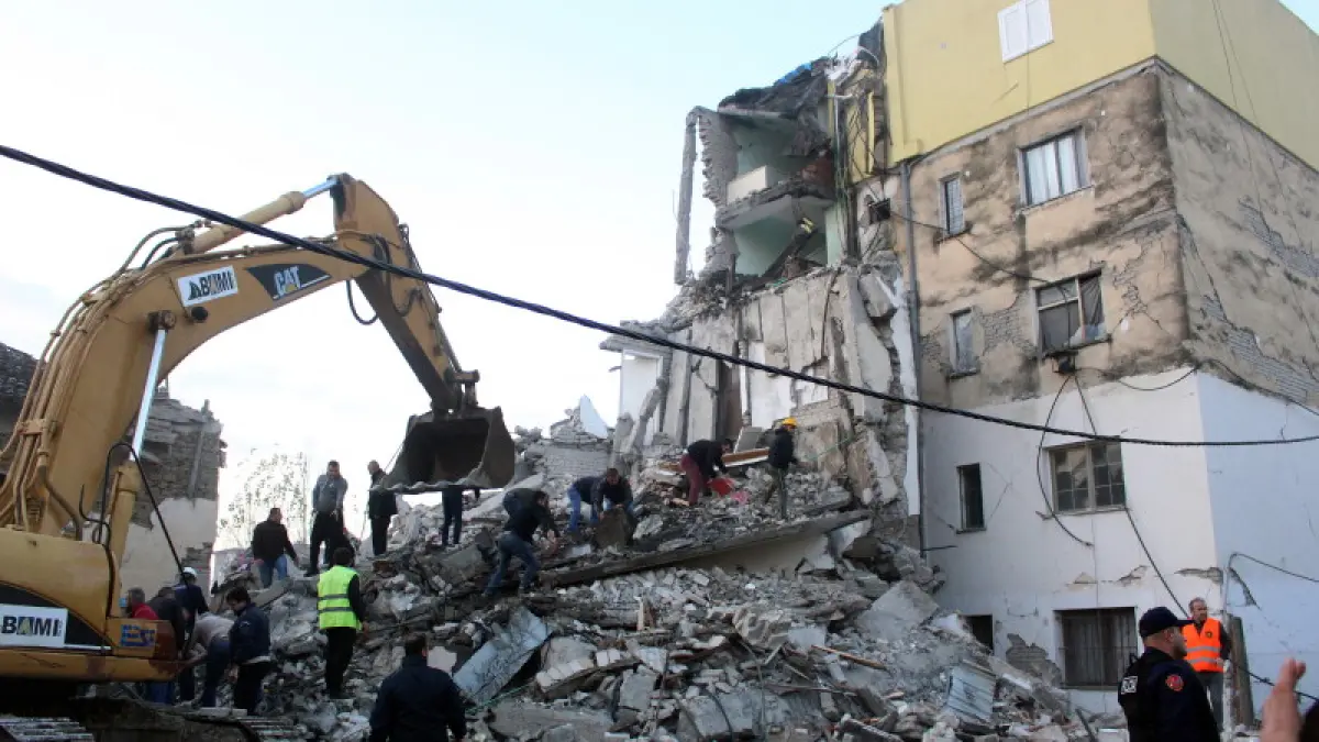 cutremurul din albania bilantul a crescut la 20 de morti si sute de raniti