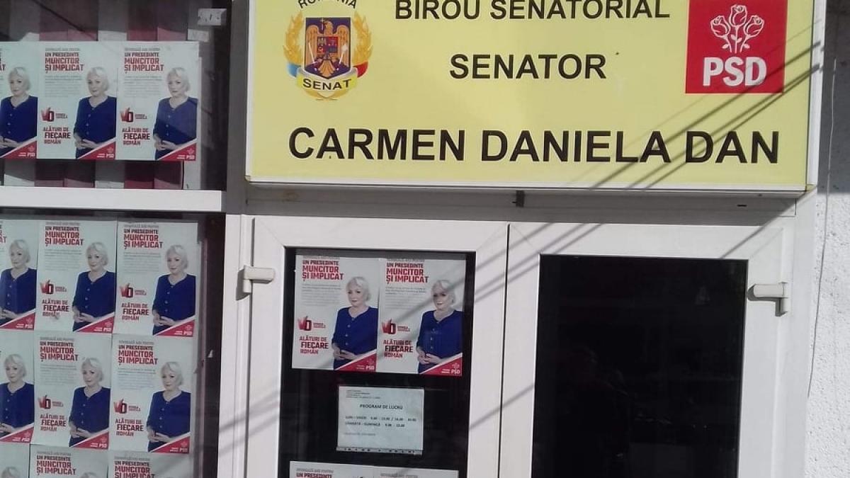 scena macabra la intrarea in biroul lui carmen dan din rosiorii de vede ce a aparut la usa fostului