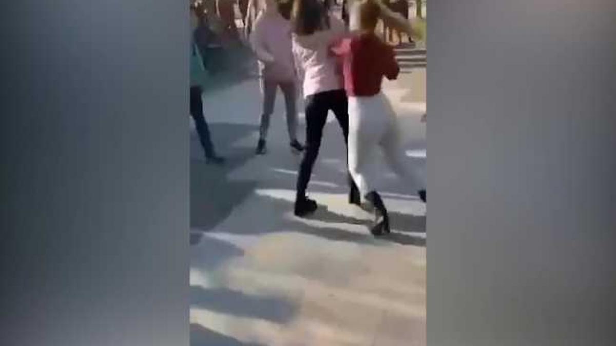 bataie intre doua adolescente la baia mare cum si a sarbatorit victoria eleva care a provocat