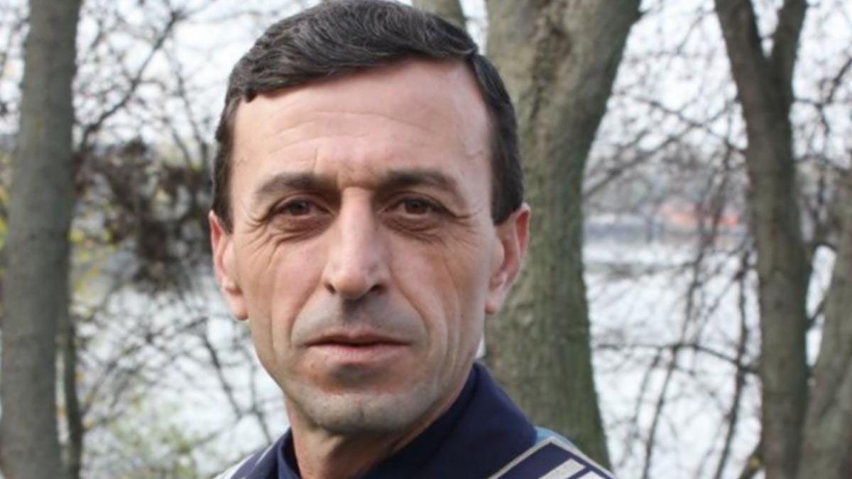 un politist din bucuresti a urmarit hotii cu sotia in masina liviule opreste sa ma dau jos nu face