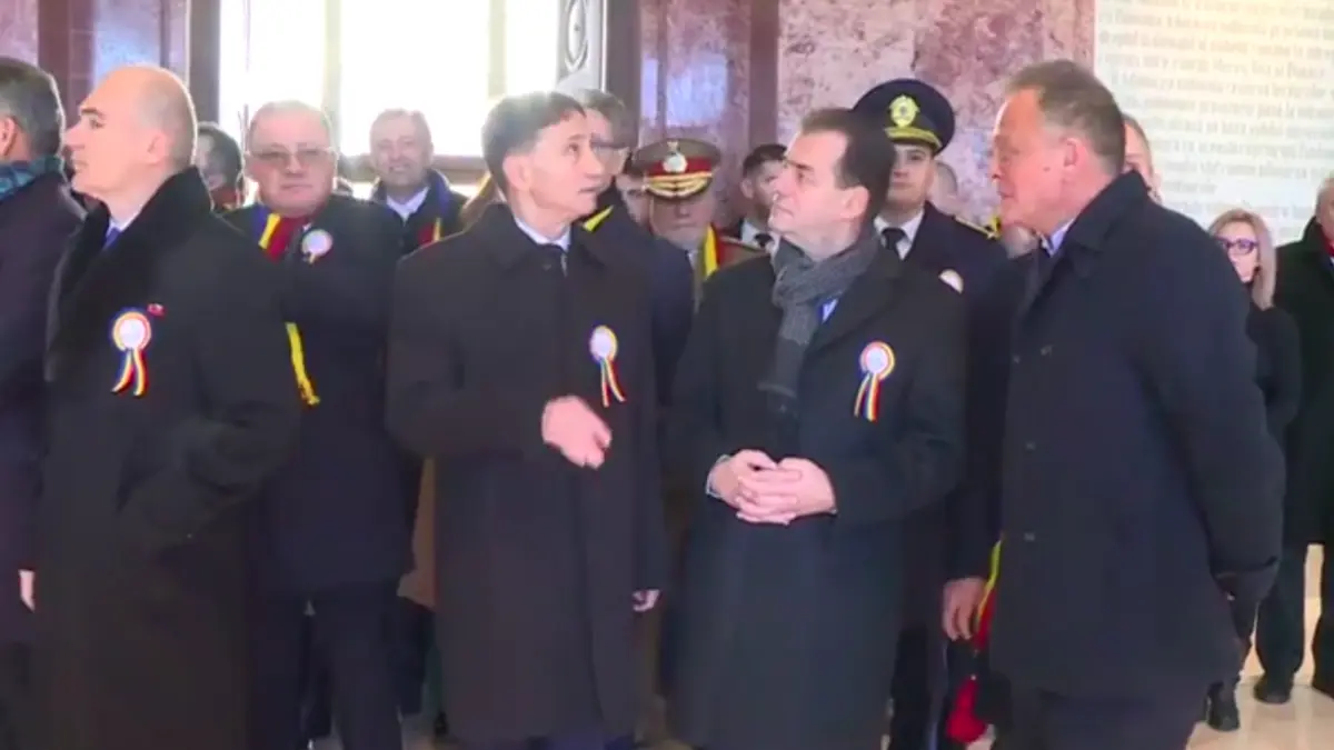 gest incredibil facut de premierul ludovic orban la ceremonia de 1 decembrie de la alba iulia cei