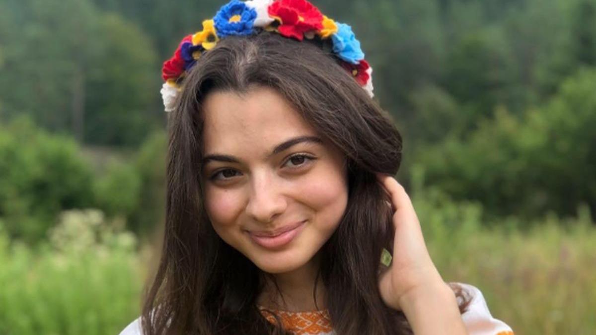 laura bretan moment artistic unic in platoul antena 3 de ziua nationala a cantat una dintre cele